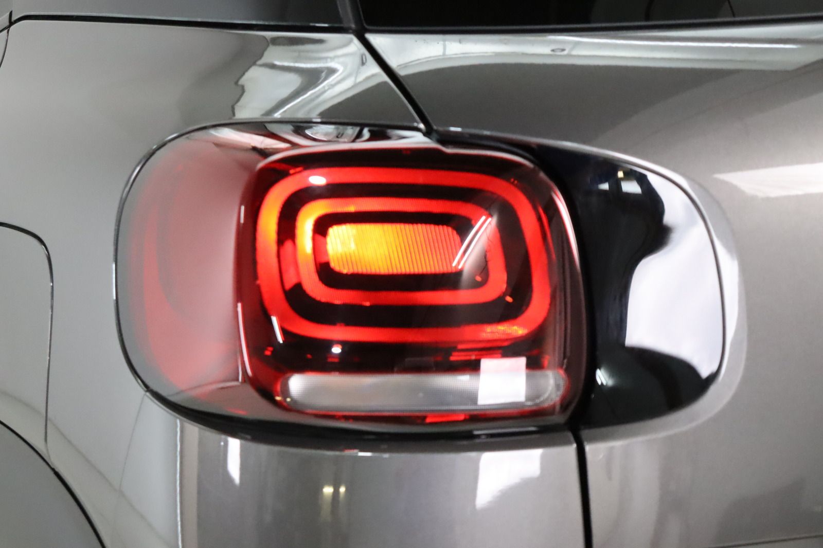 Fahrzeugabbildung Citroën C3 Aircross PT 110 Shine * LED * SHZ *