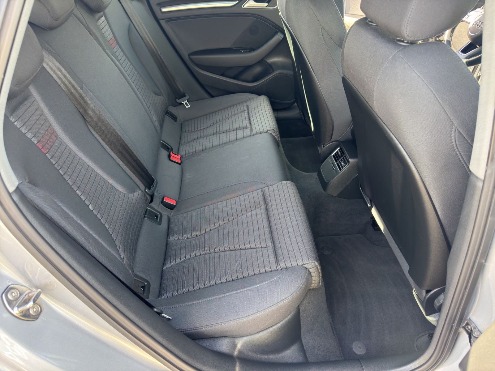 Fahrzeugabbildung Audi A3 Sportback sport/Navi/Shz/Pdc/Tempomat/1.Hand