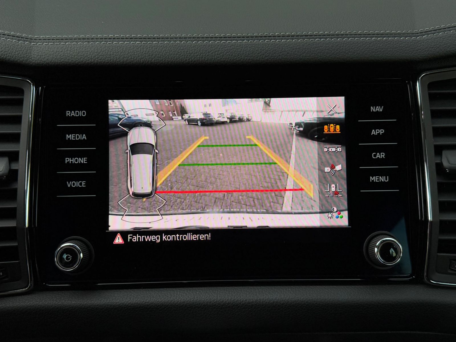 Fahrzeugabbildung SKODA Kodiaq 2.0 TSI DSG 4x4 Style MATRIX+KAM+ACC+VIRT