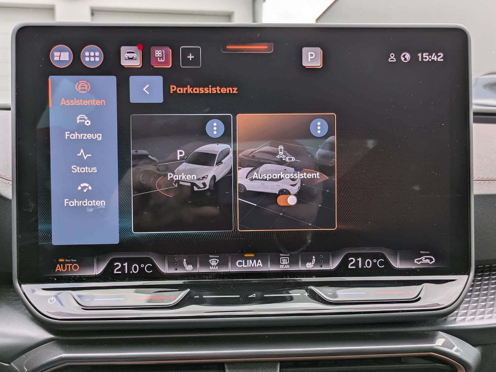 Fahrzeugabbildung CUPRA Leon 2.0 TDI MATRIX*Dinamica*Sennheiser*Int.DRIV