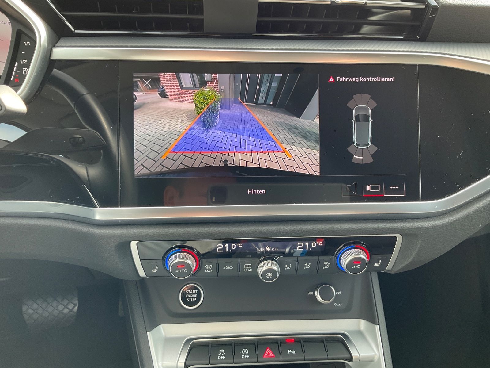 Fahrzeugabbildung Audi Q3 35 TDI S tronic,AHK,Kamera,GJR,LED