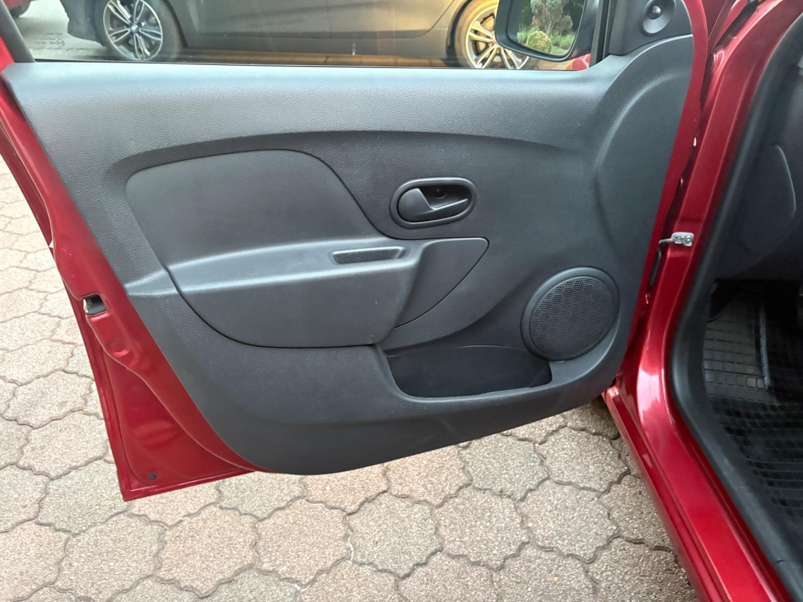 Dacia Logan 2015 — photo 13