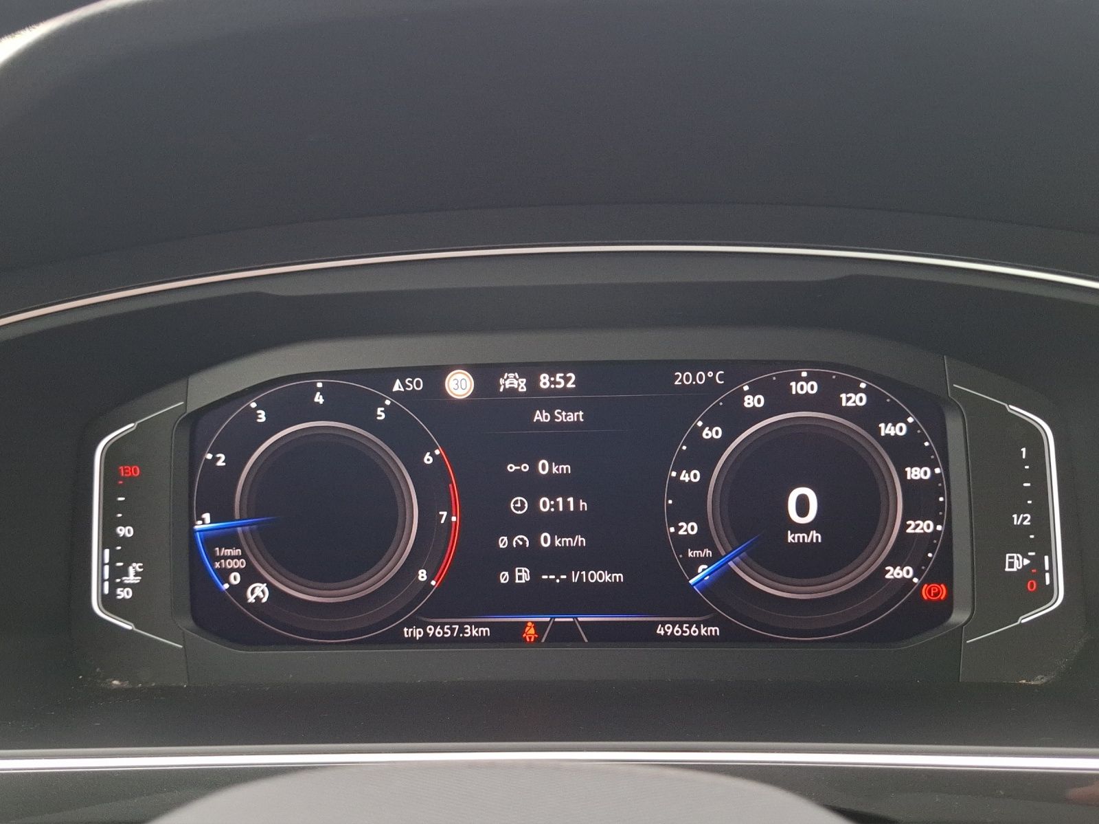 Fahrzeugabbildung Volkswagen Tiguan TSI Life LED Navi AID ACC PDC SHZ