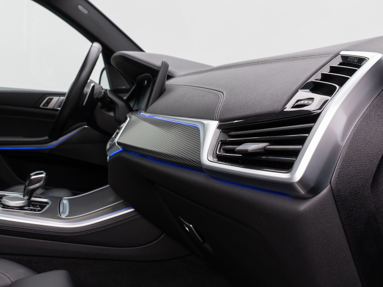 Fahrzeugabbildung BMW X5 M50i Panorama 360° DAB H/K AHK Komfort 22Zoll