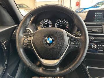 BMW 118 i Edition Sport Line Shad*LED*Navi*Leder*