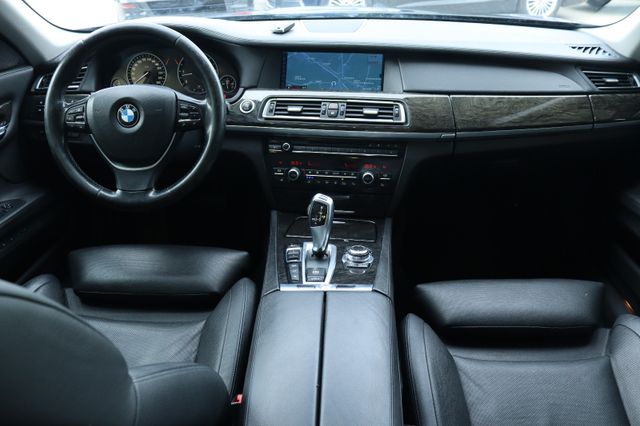 BMW 740d xDrive  HEAD UP+ACC+GSD