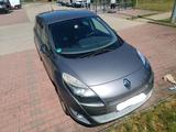 Renault Grand Scenic III 1.6 dci DPF 7 Sitze - gebrauchte Renault Grand Scenic aus dem Jahr 2011