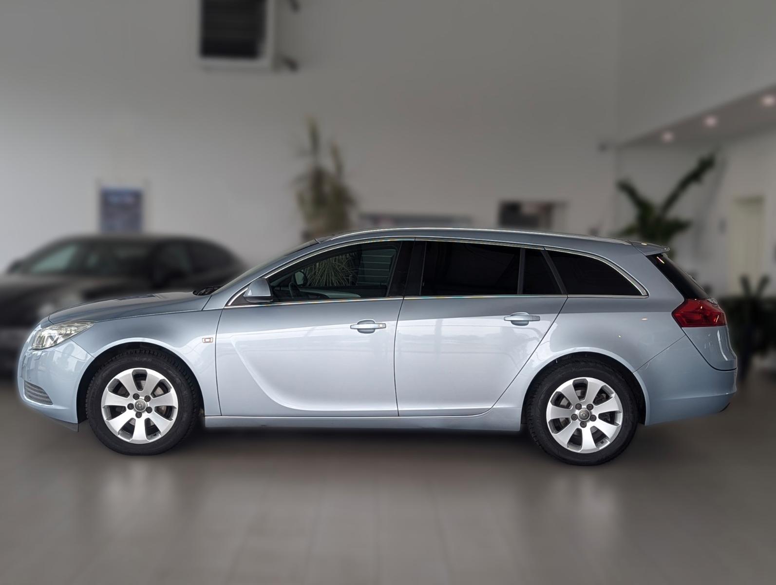 Opel Insignia 2013 — interior
