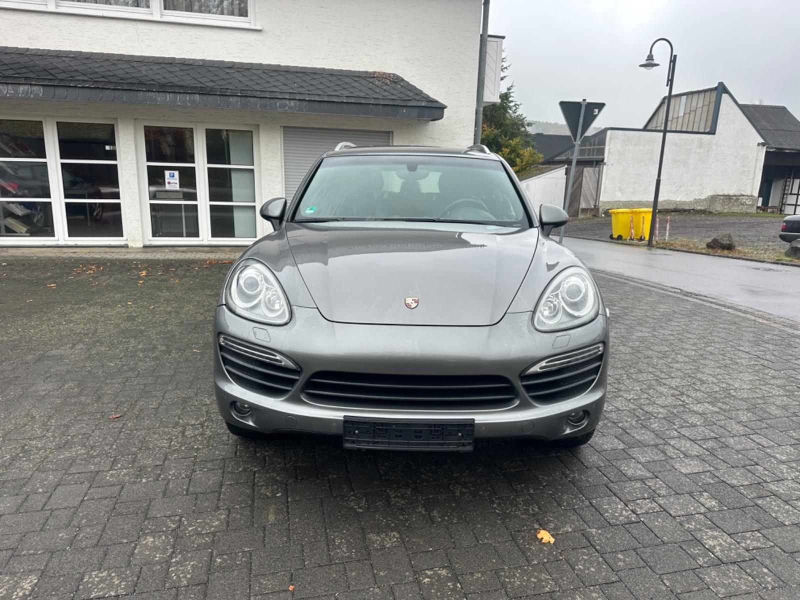 Porsche Cayenne S ! Unfall Vorne Rechts ! Fahrbereit