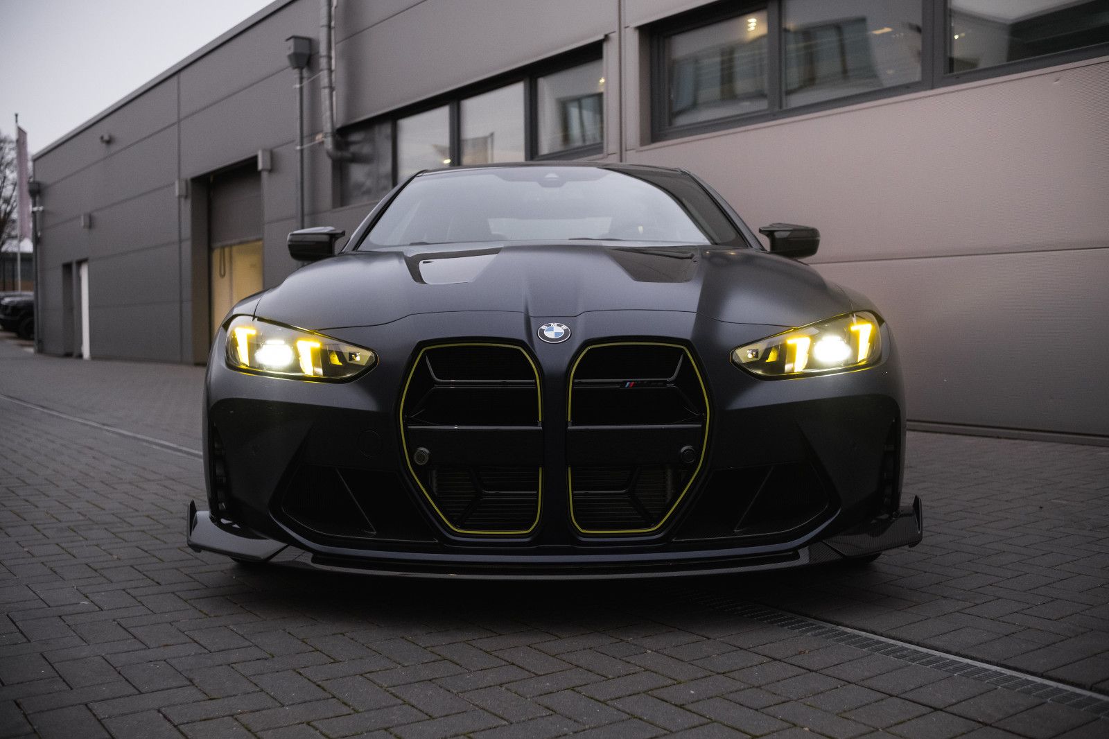 Fahrzeugabbildung BMW M4 Coupe CS "VR 46" - Sonderleder-Keramikbremse