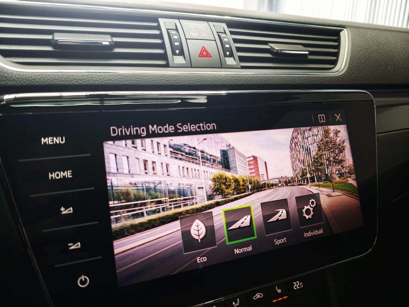 Skoda Superb Combi 2.0 TSI SportLine 4x4*Canton*Std...