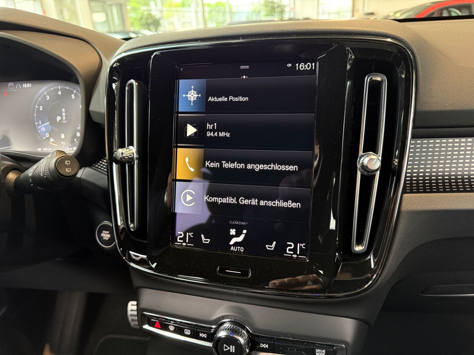 Fahrzeugabbildung Volvo XC40 R Design H/K ACC AHK KAM