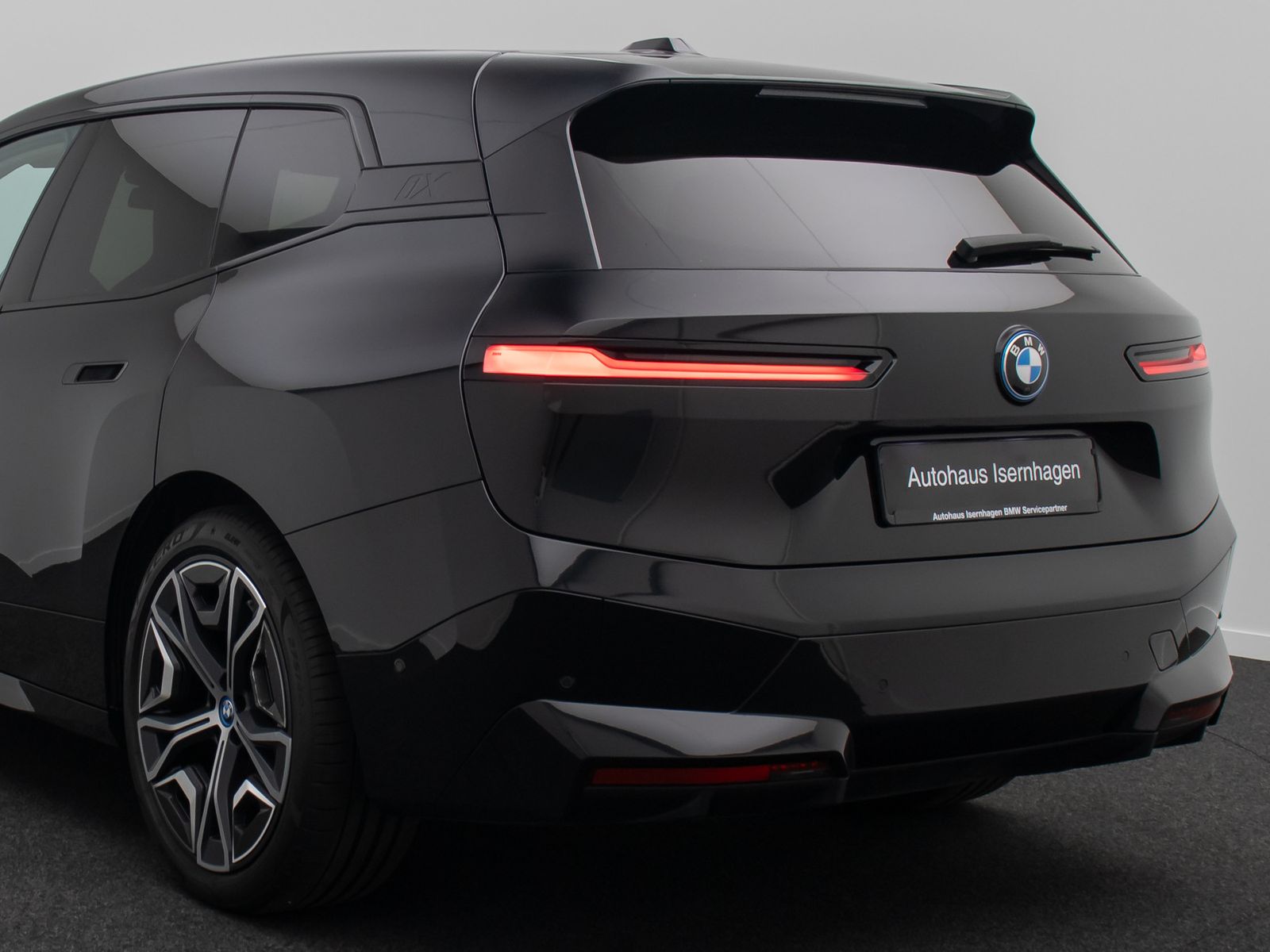 Fahrzeugabbildung BMW IX xD50  Sport 360&deg;DAB H/K Laser Komfort ACC 22"