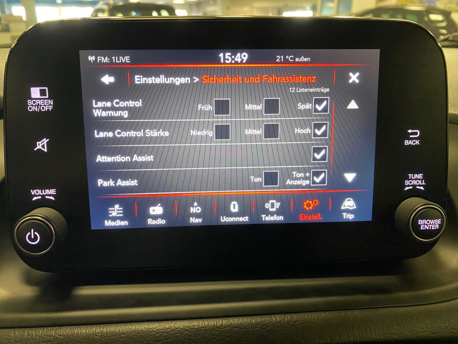 Fahrzeugabbildung Fiat Tipo 1.6 Multi Jet LIFE+NAVIAGATION+LED+KAMERA+