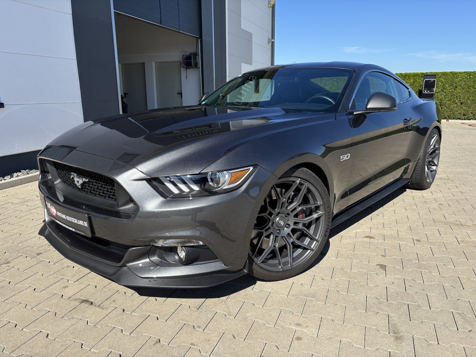 Ford Mustang (GT 5.0 Fastback 20Zoll/KW-V3/COC/SYNC3)