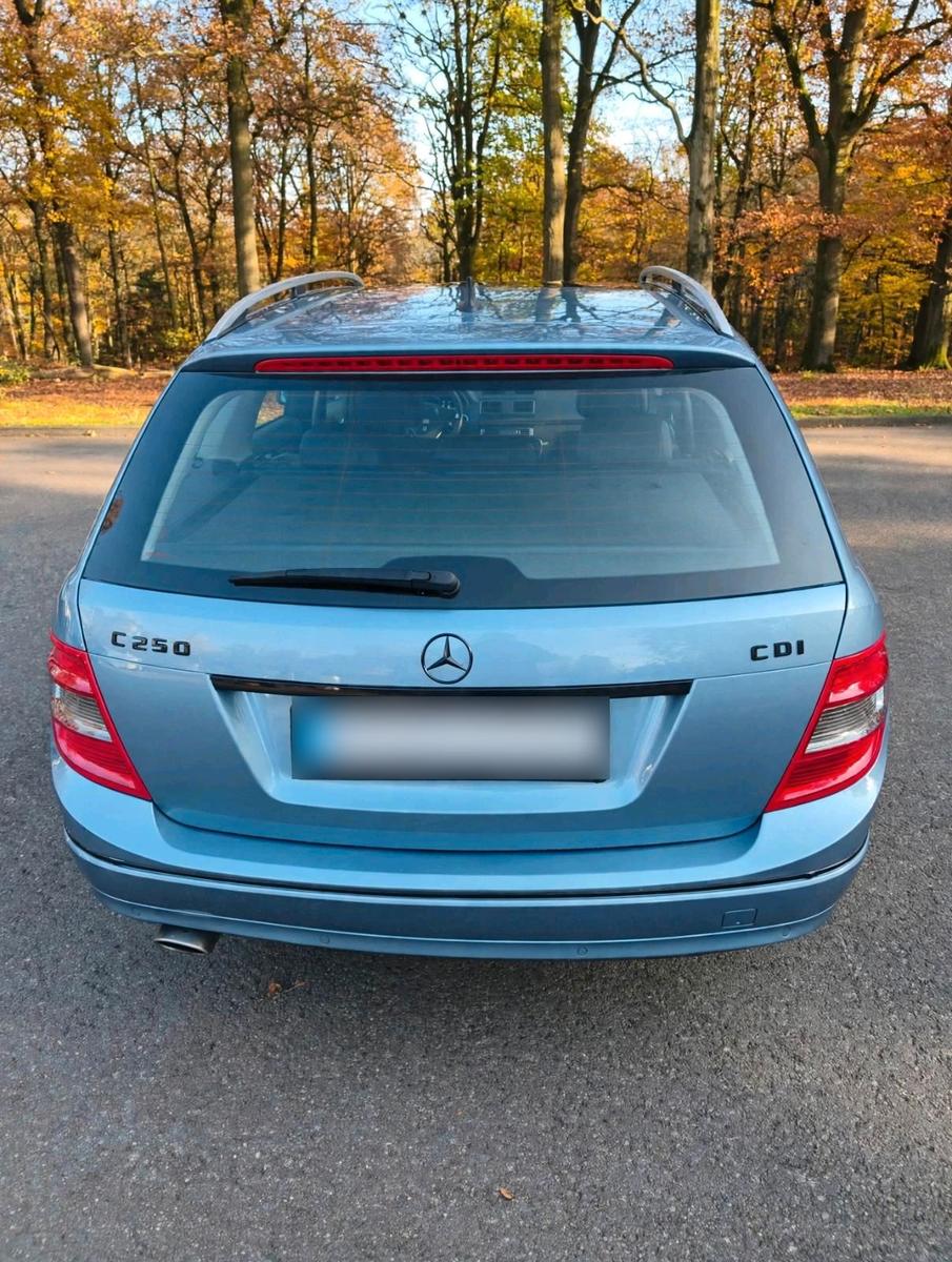 Mercedes-Benz C250 2009 — photo 10