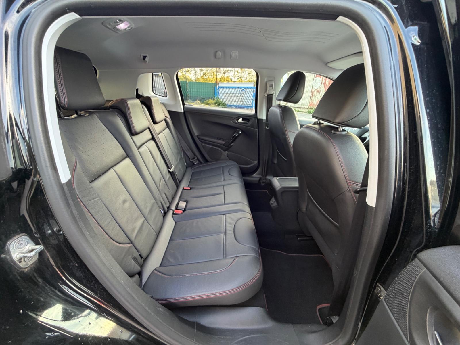Peugeot 2008 Allure GT-Line Aut. *LEDER*KAMERA*NAVI*LED*