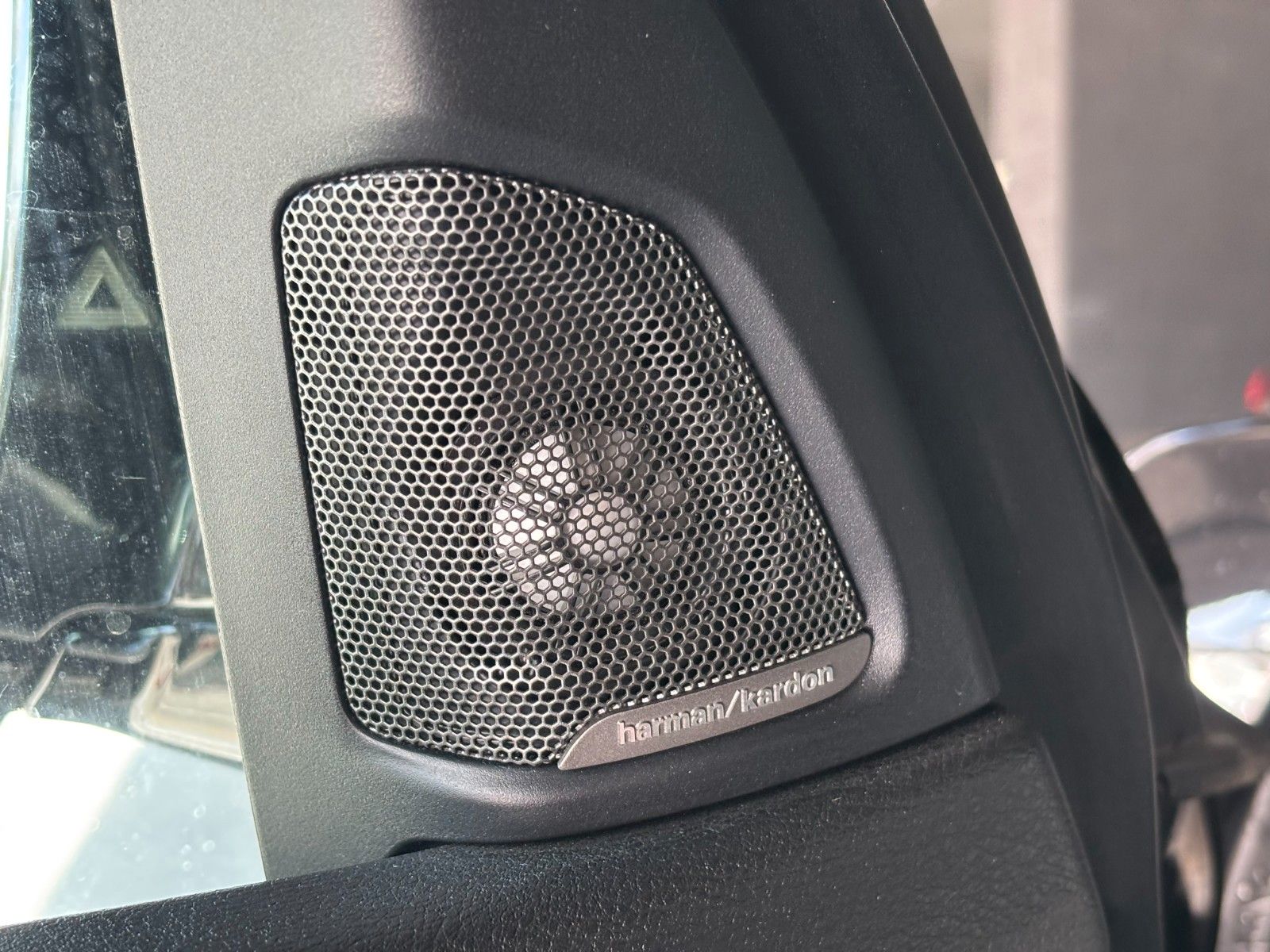 Fahrzeugabbildung BMW X5 xDrive40d *M-Paket*HUD*Pano*Harman-Kardon*KAM