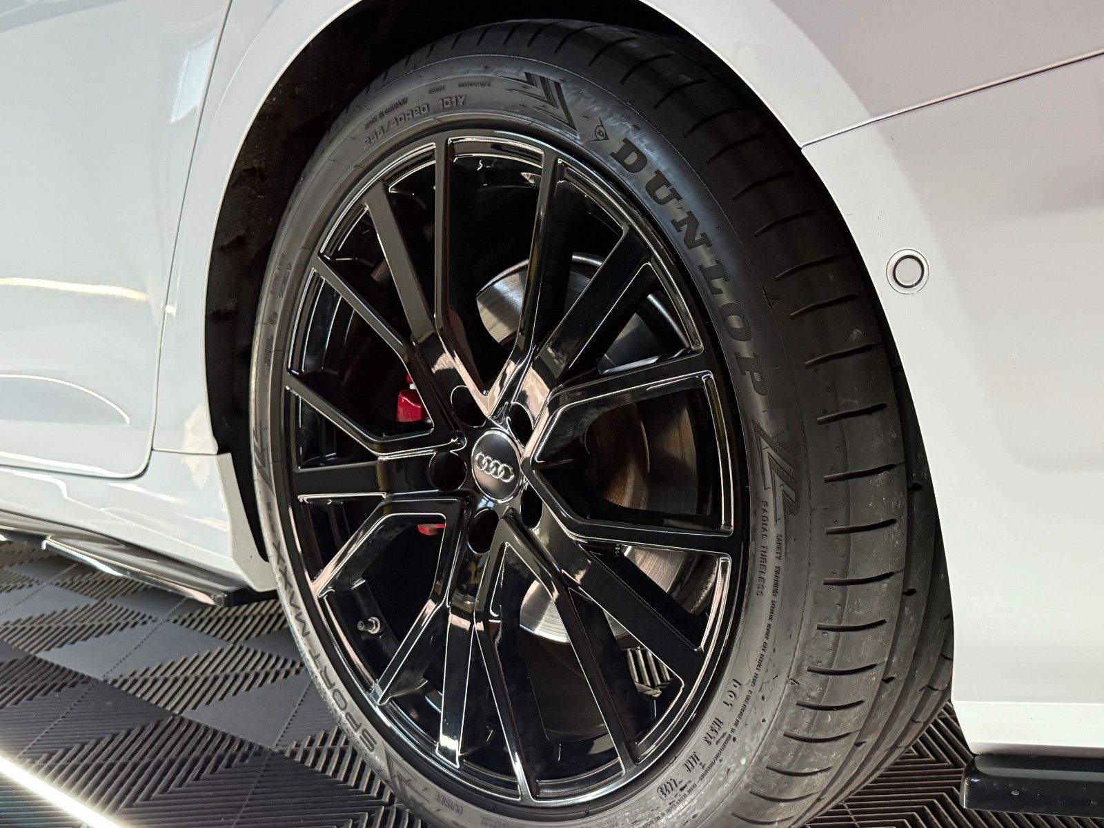 Fahrzeugabbildung Audi A6 Lim. 55 TFSI e Quattro/S6 OPTIK/STERNENHIMMEL