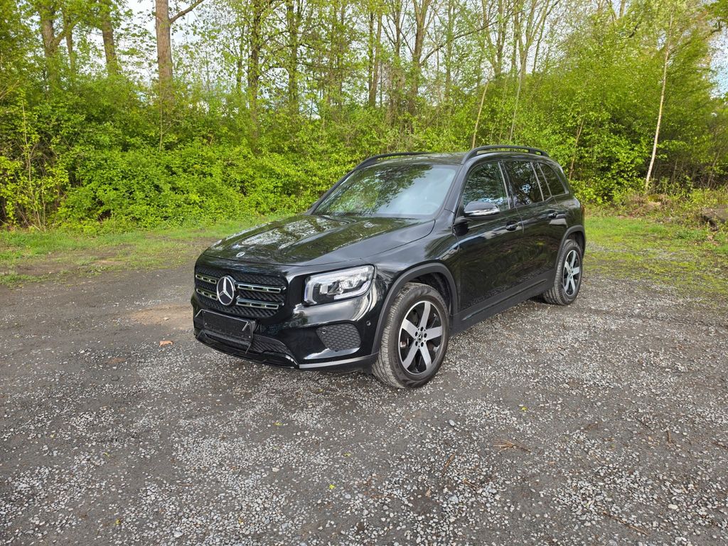 Image of Mercedes-Benz GLB 180