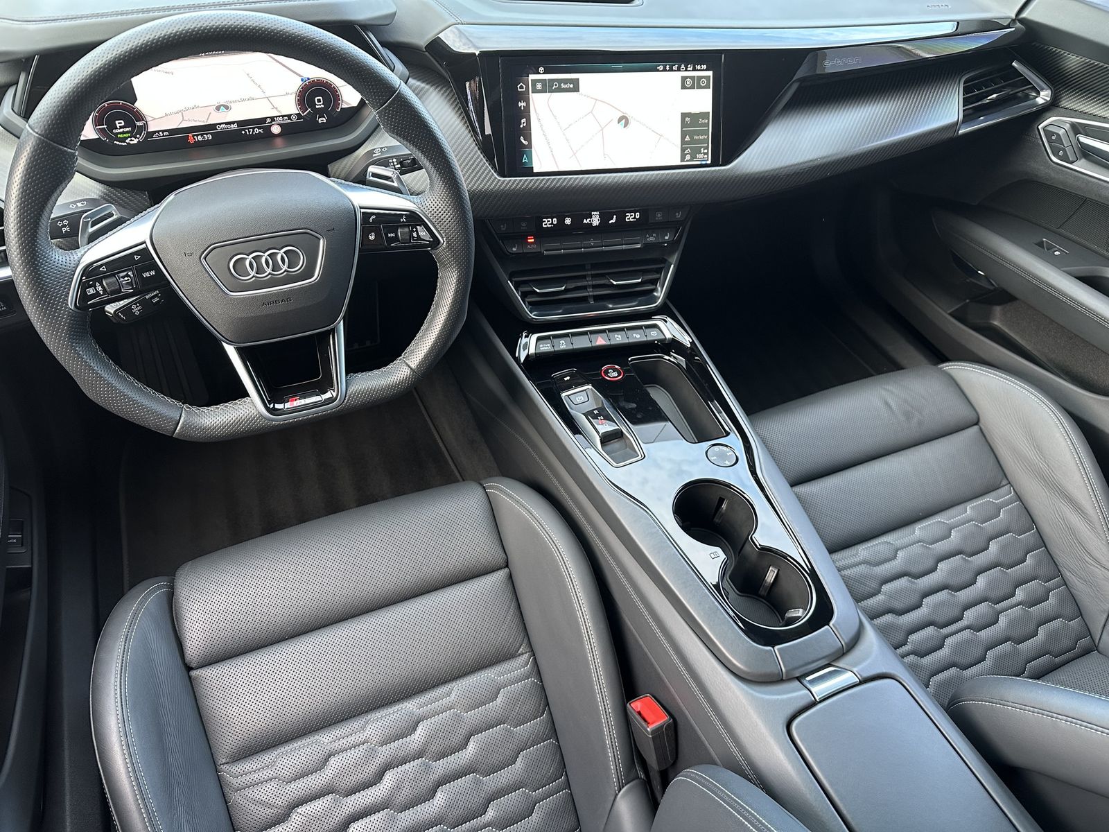 Fahrzeugabbildung Audi RS e-tron GT Qu NAV+LED+HUD+360°+PANO+B&O+VCOCK