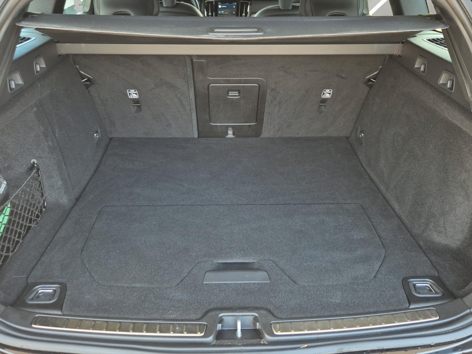 Volvo V60 Ultimate Dark 360 H&K Pano LED 4xSHZ