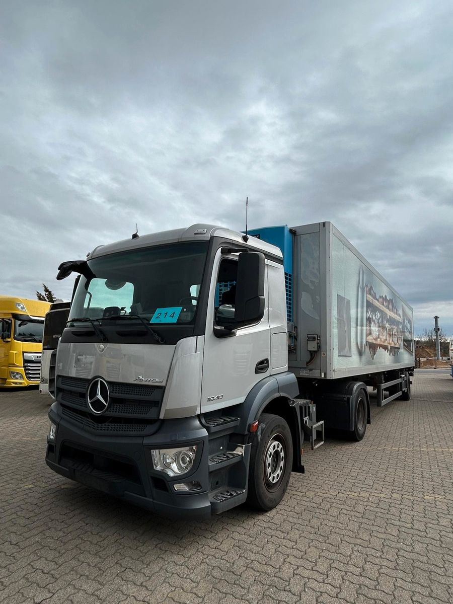 Fahrzeugabbildung Mercedes-Benz Antos 1840+Rohr Kühlauflieger