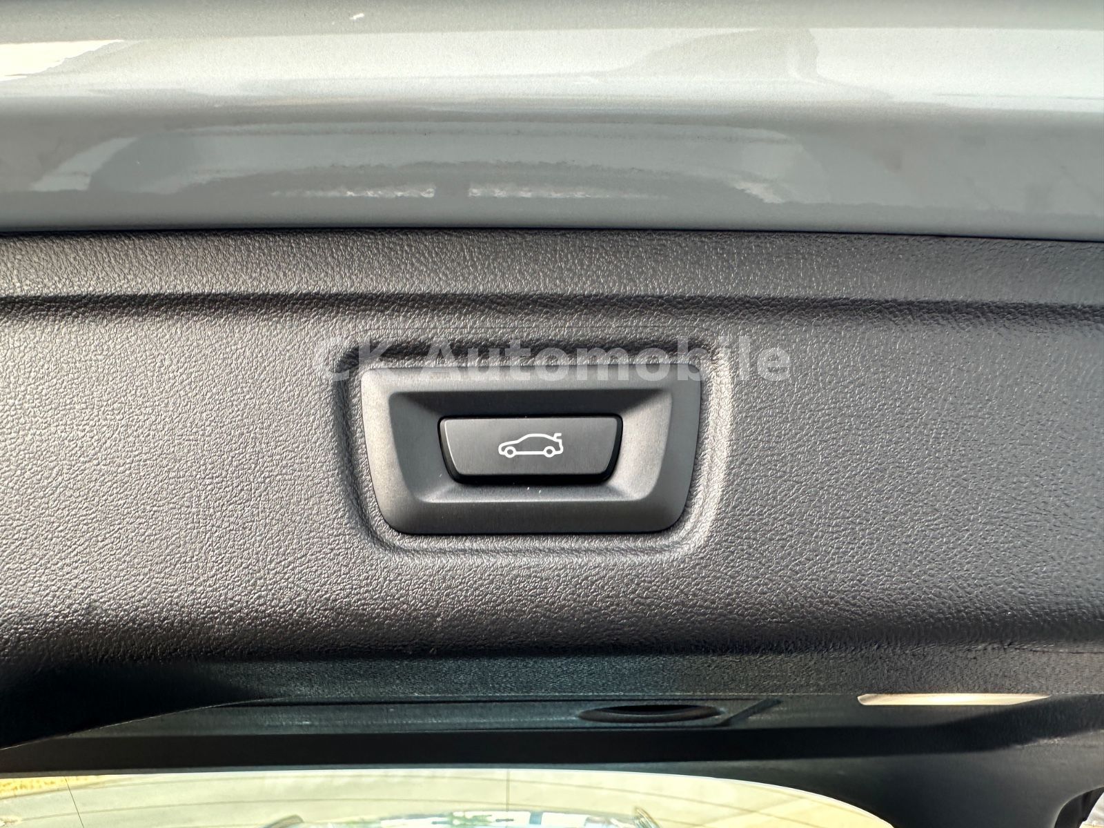 Fahrzeugabbildung BMW 330d xDrive Touring M-Sport/Navi/Head-Up/LED/Kam