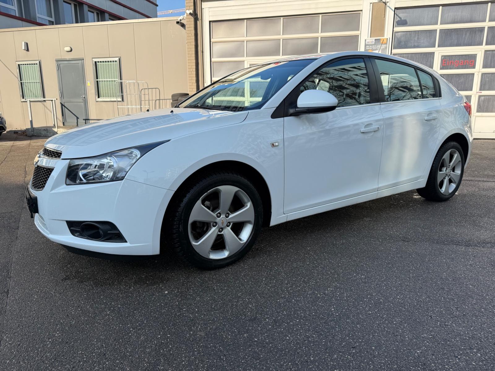 Chevrolet Cruze Hatchback LTZ KLIMA-SERVO-AUTOMATIK