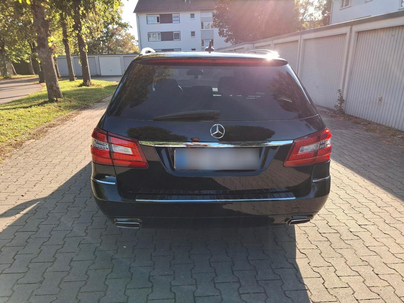 Mercedes-Benz E220 2012 — engine 170 HP (125kW)