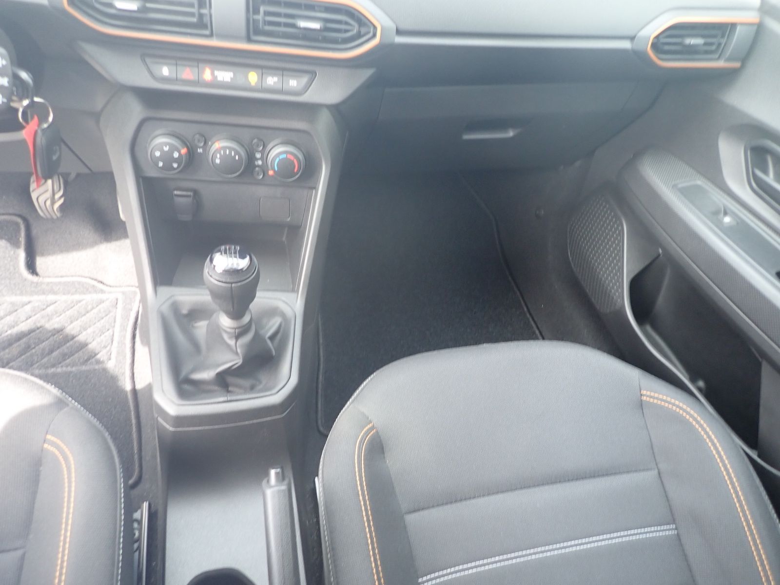 Fahrzeugabbildung Dacia Sandero III Stepway Essential TCe 90