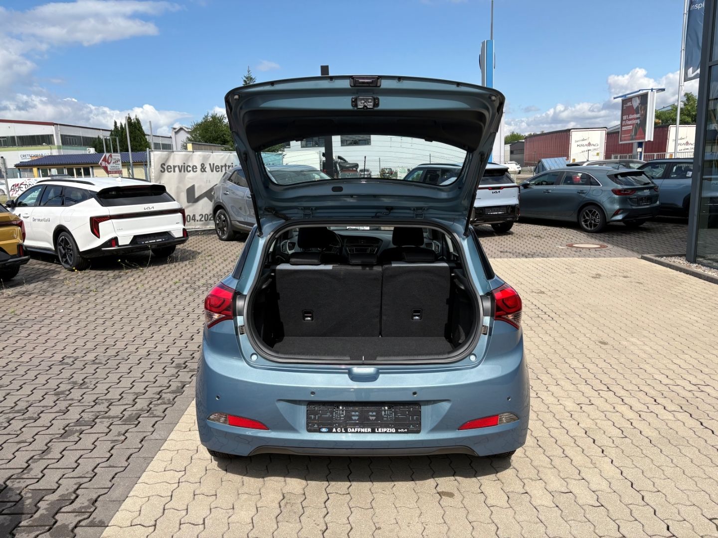 Fahrzeugabbildung Hyundai i20 blue Trend KLIMA Tempomat Multifunktionslenk