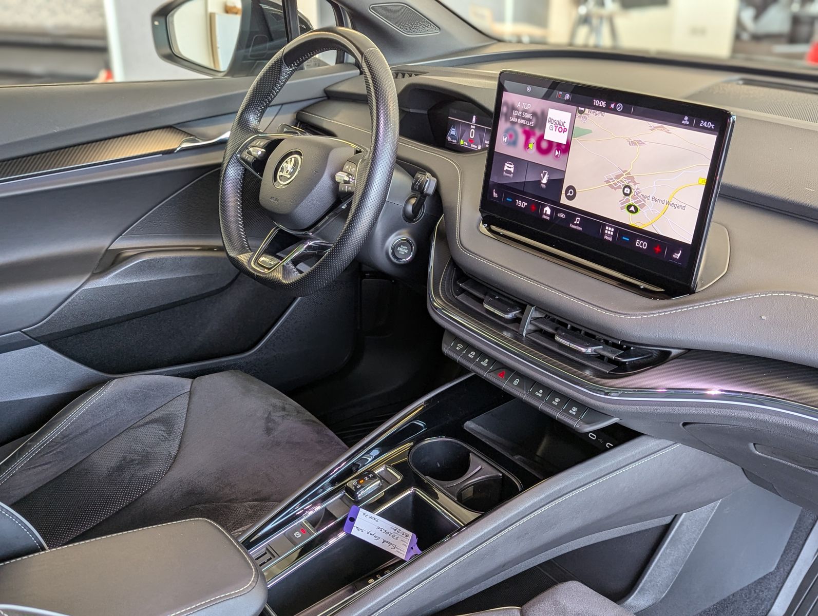 SKODA Enyaq 80 Sportline ACC Pano DCC Memory 360° HOD - Image 11