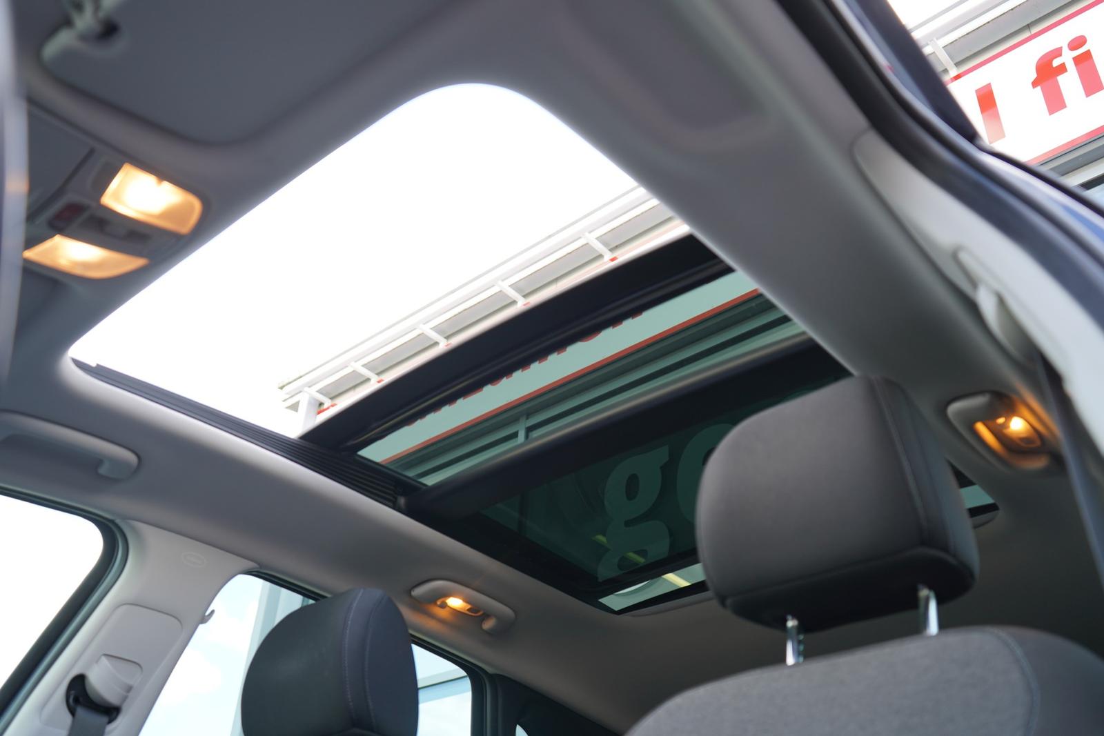 Hyundai i30 1.5 LED Navi Panorama Kamera Tempomat DAB