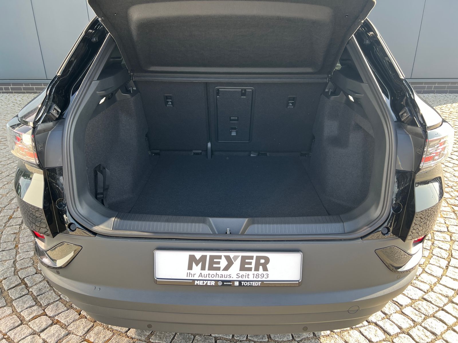 Fahrzeugabbildung Volkswagen ID.4 Pro 210 kW *Infotainment-Paket, Design-Pake