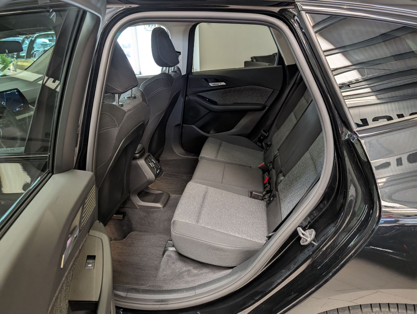 Fahrzeugabbildung BMW 218 Active Tourer i Travel-Pake LED Cam Pano AHK