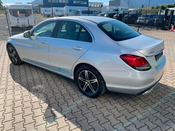 Fahrzeugabbildung Mercedes-Benz C 220 d / Avantgarde / 4Matic /Sport Fahrwerk