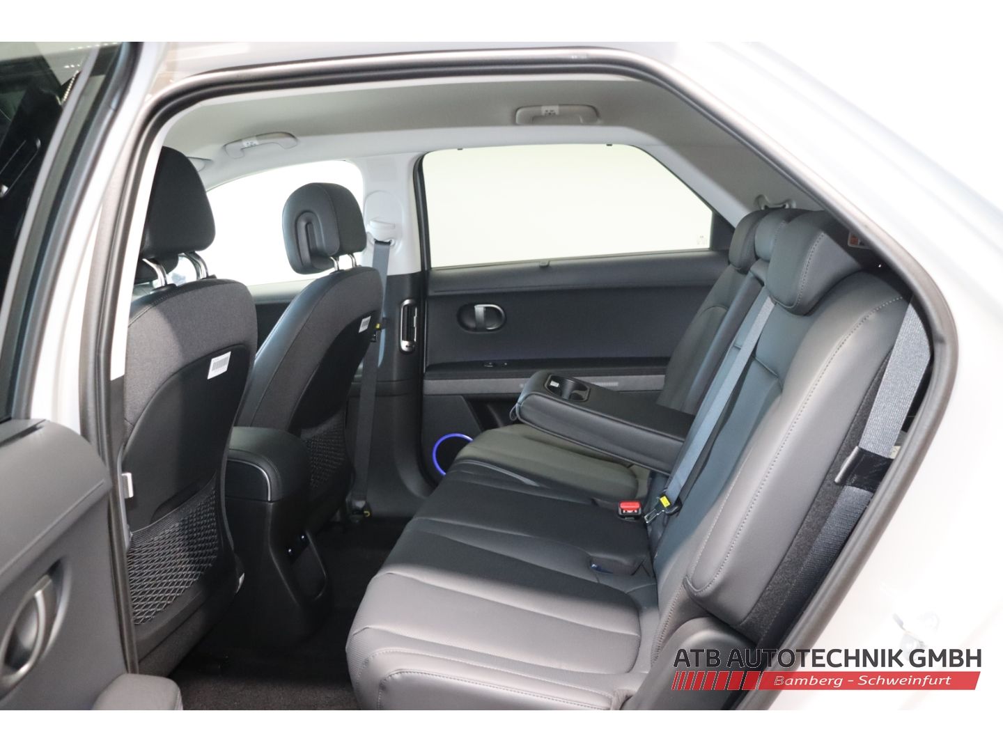 Fahrzeugabbildung Hyundai IONIQ 5 UNIQ MY26 84 kWh 4WD 325 PS Navi Soundsy