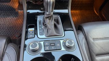 Volkswagen Touareg - 12