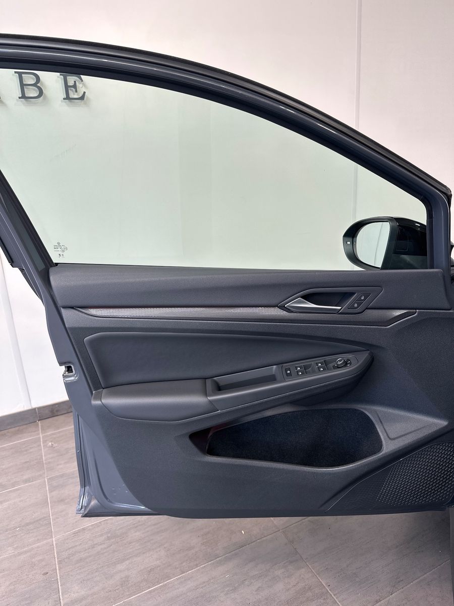 Fahrzeugabbildung Volkswagen Golf GTI 2.0 TSI DSG NAV+MATRIX+ACC+HUD+VCOCK+PP