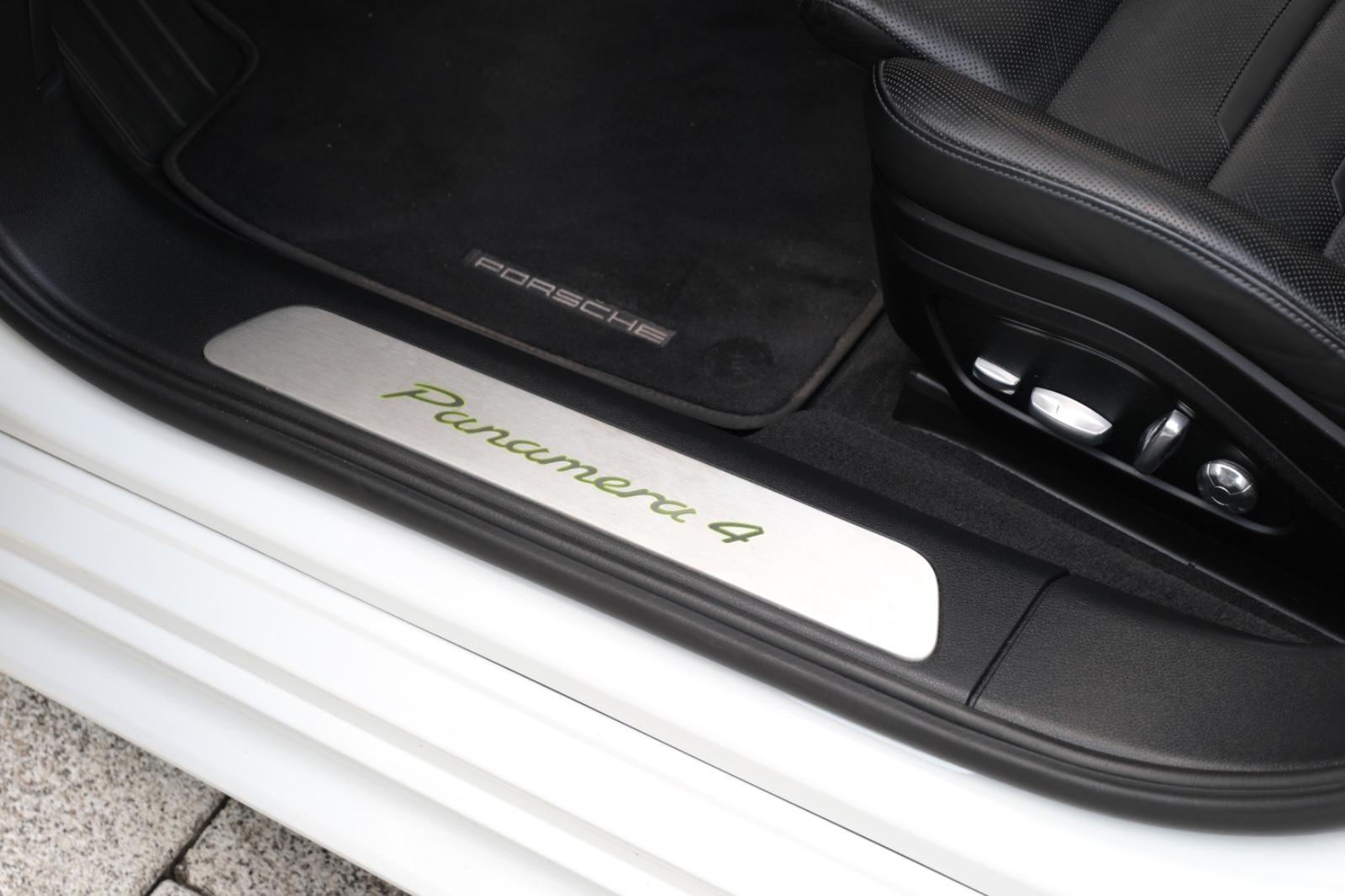 Car Image 28