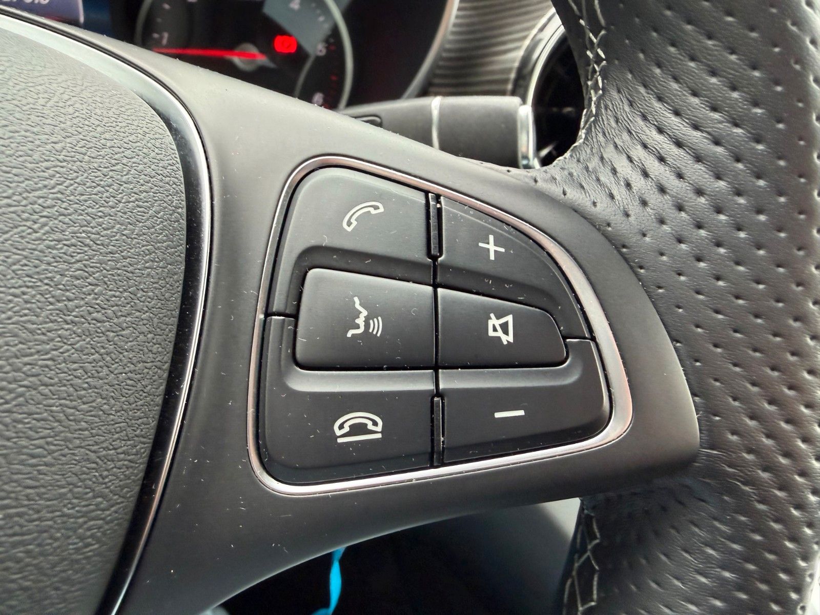 Fahrzeugabbildung Mercedes-Benz V 250 AVANTGARDE ED AHK Tisch 6Sitze