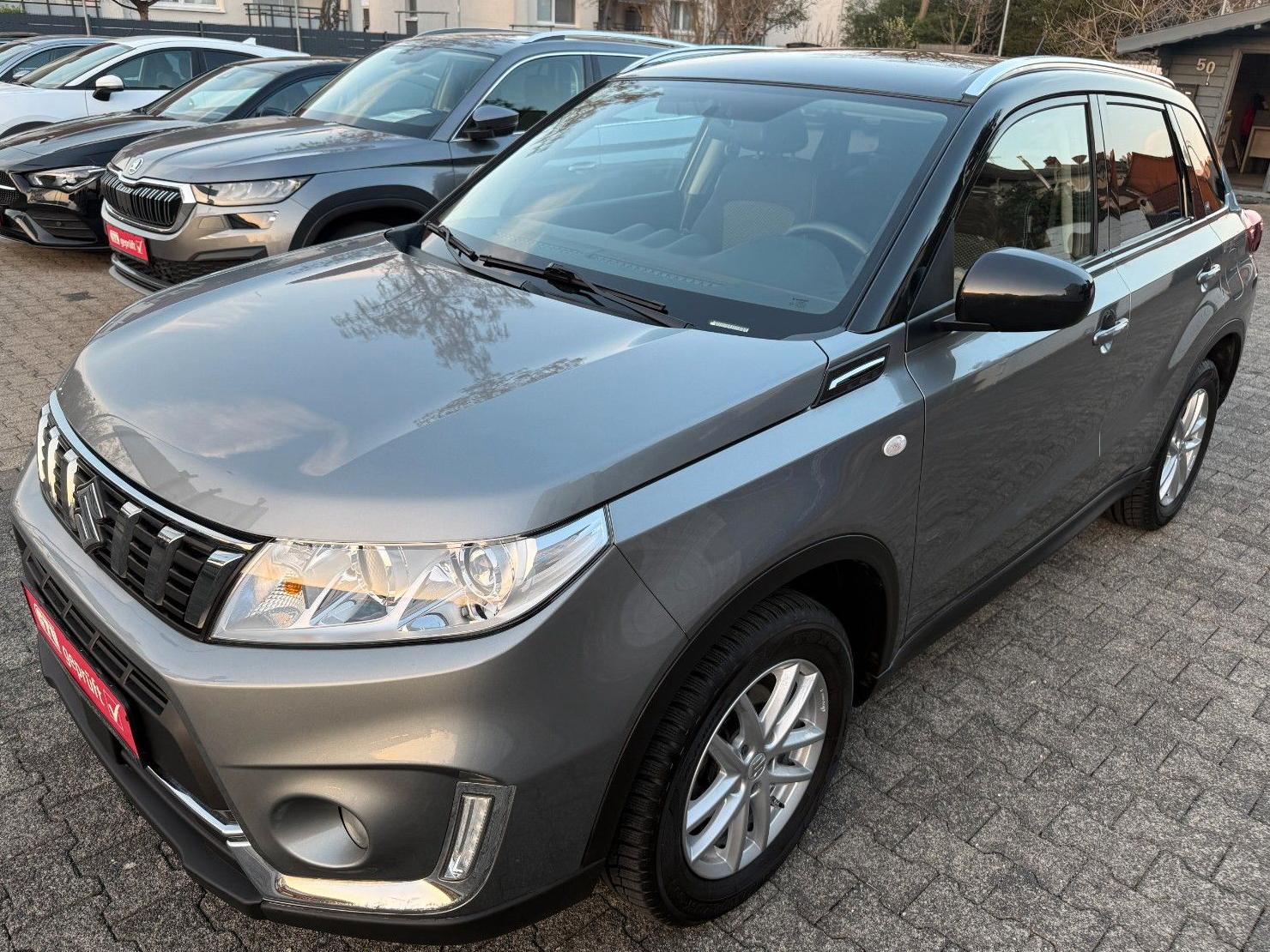 Suzuki Vitara 1.0 4x2 Navi/Klima/ACC/Anhängerkupplung
