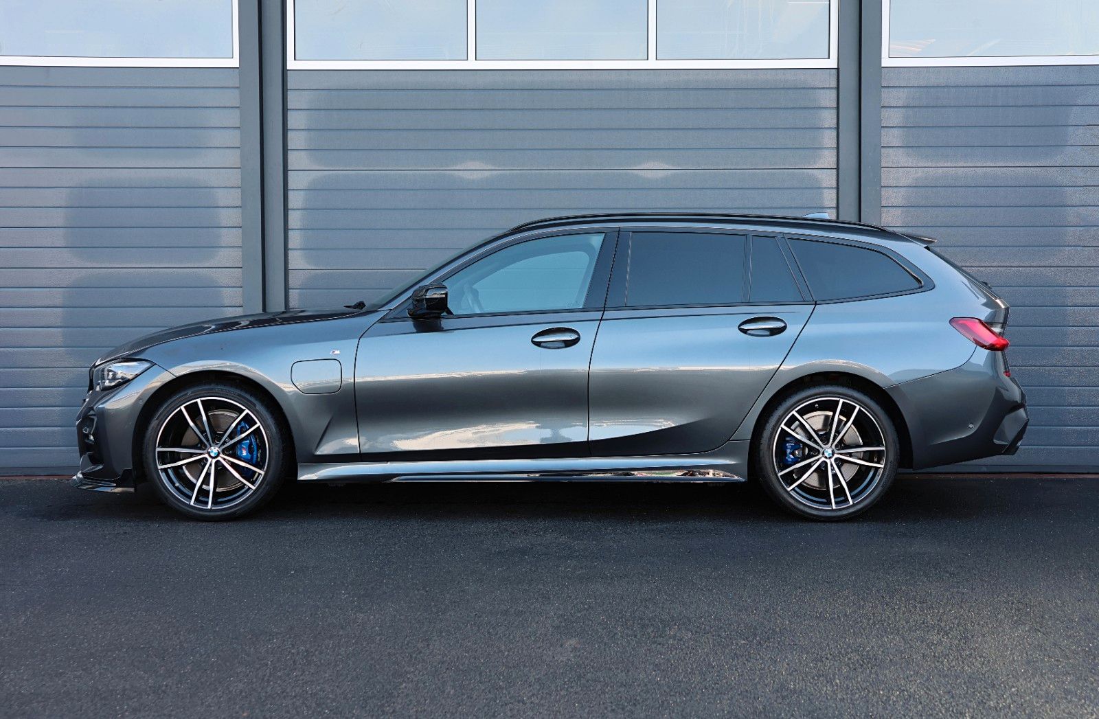 BMW 330e Touring Hybrid M/ACC/Cockpit/KAMERA/SPUR/19 foto 5