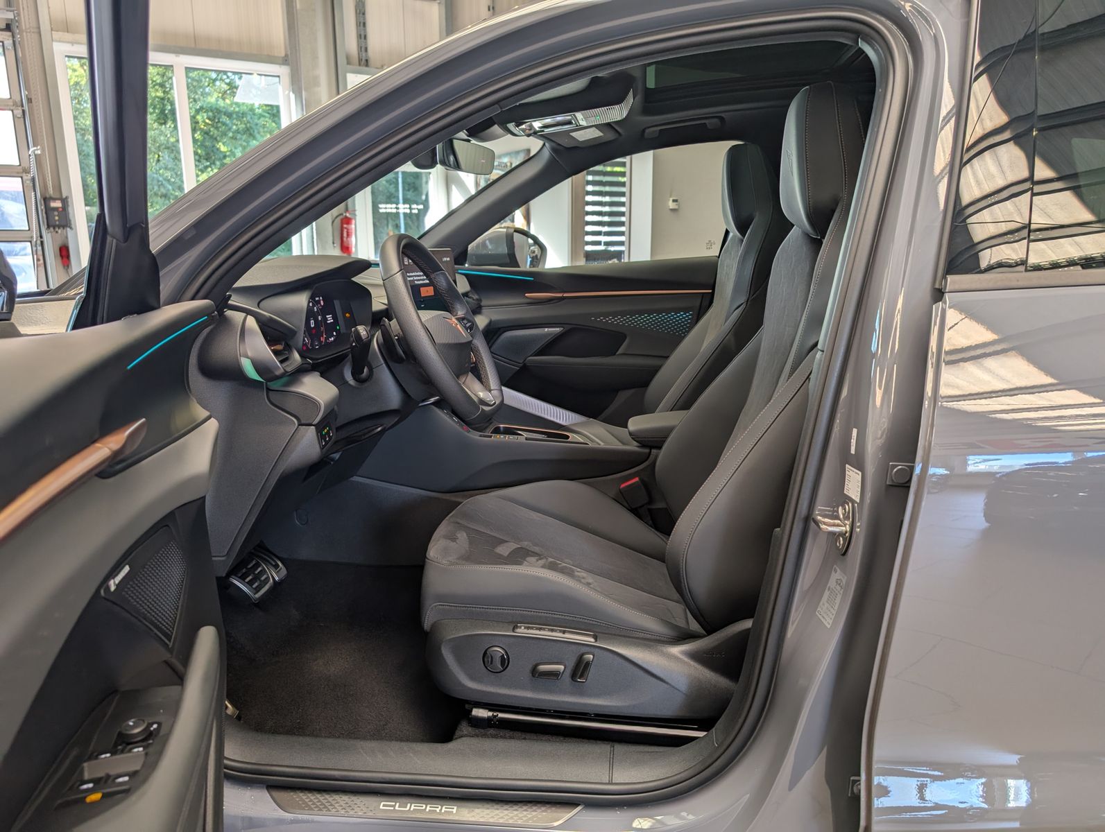 Fahrzeugabbildung CUPRA Terramar 2.0 VZ 4D Drive-XL HUD Matrix Pano 20"