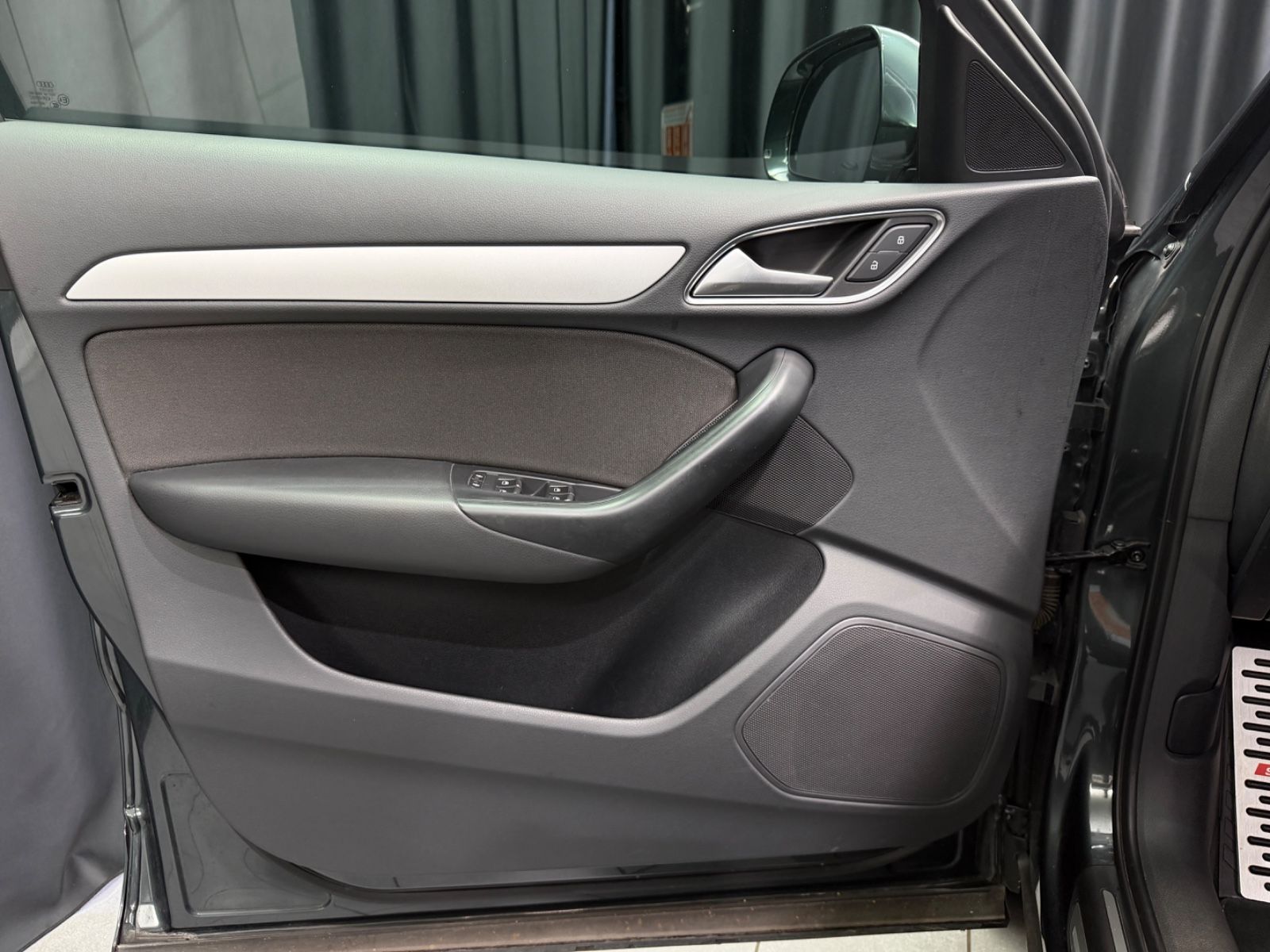 Fahrzeugabbildung Audi Q3 sport|S-Line|S-Tronic|AHK|NAVI|AUTOMATIK