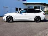 BMW 330e xDrive Touring M-Sport PRO "PHEV DEAL" - mit Hybrid-Antrieb: mit Navigationssystem, Kombi