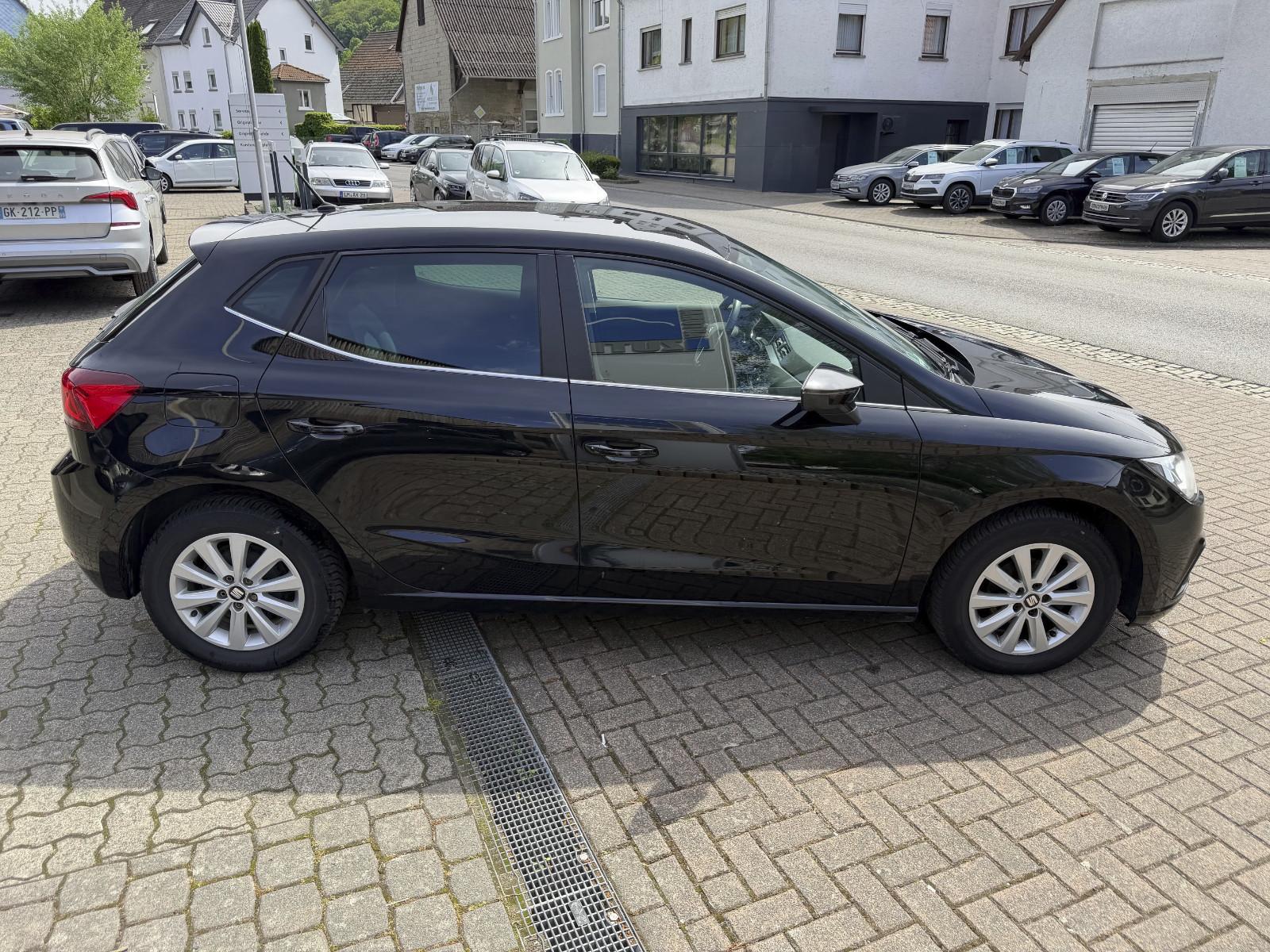 Seat Ibiza Style TSI SHZ/PDC/RFK