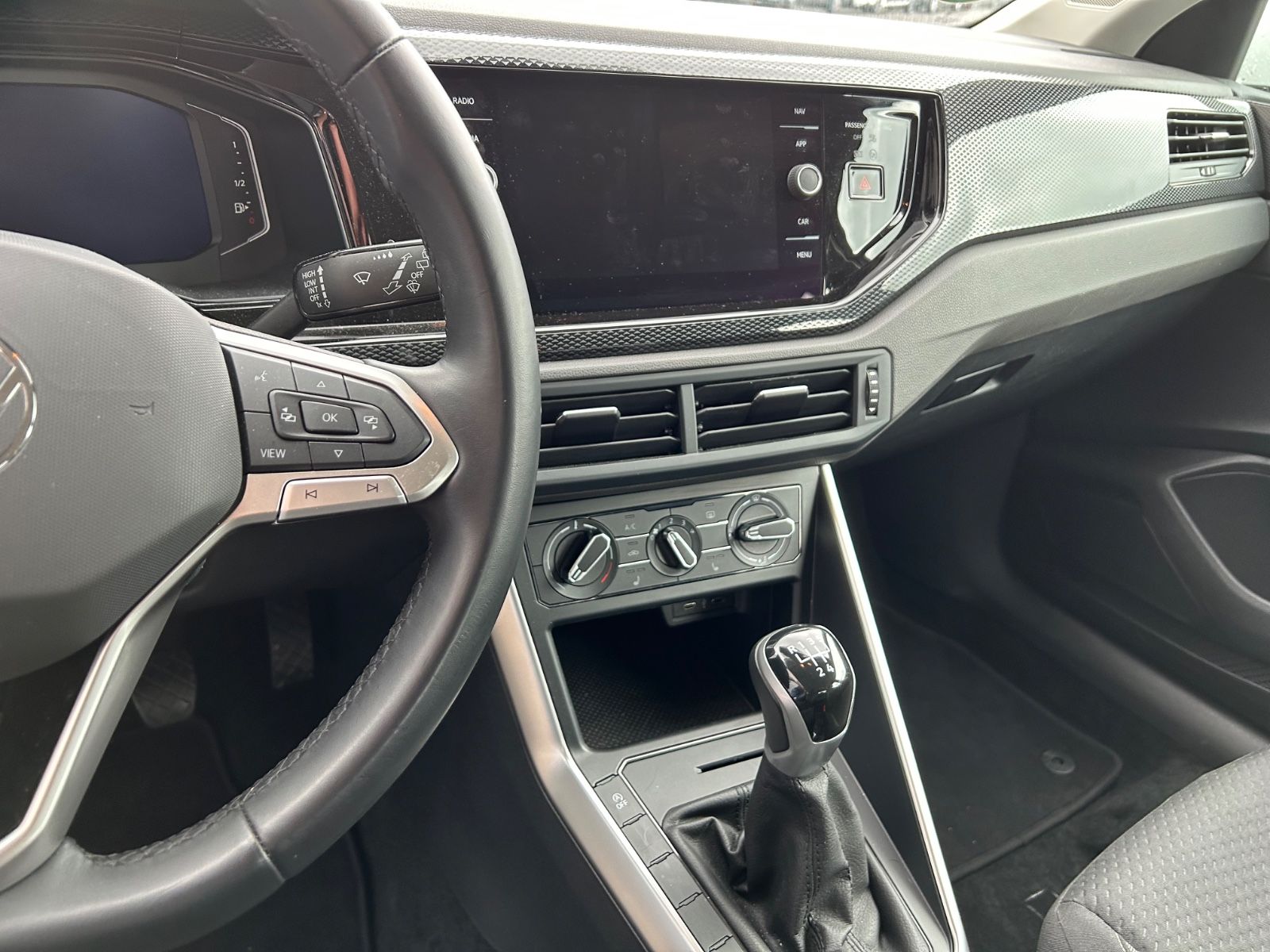 Fahrzeugabbildung Volkswagen Polo VI Life 1.0 TSI Klima SHZ Garantie !