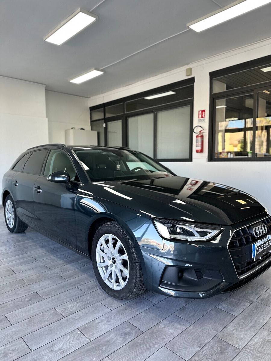 Audi A4 - 1